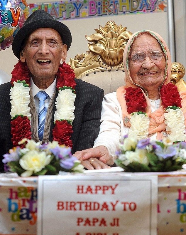 <center><b>Британская пара уже 90 лет в браке</center></b>