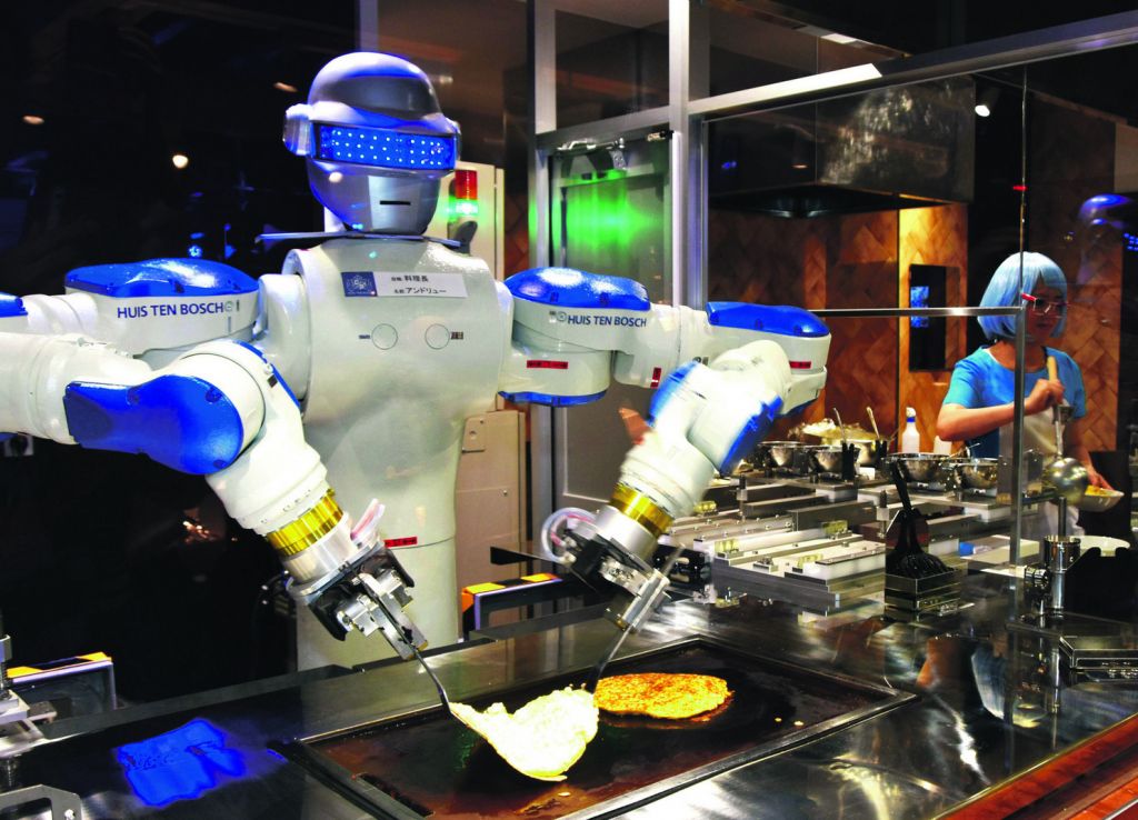 Роботы предскажут будущее и испекут блины на Масленицу
