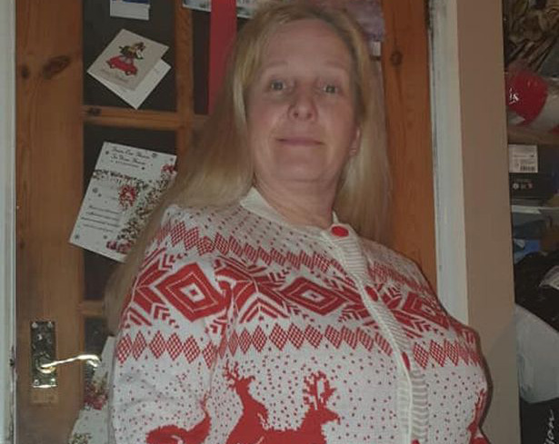 Британскую учительницу шокировал рождественский свитер с оленями