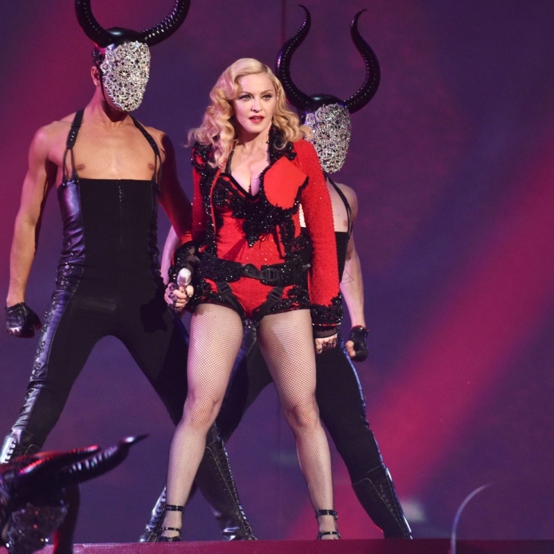 <center><b>Фанатка Мадонны хочет стать моделью</center></b>