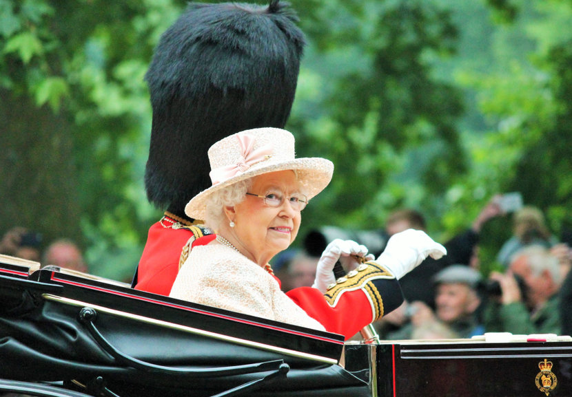 Елизавета II не захотела быть «старушкой года»