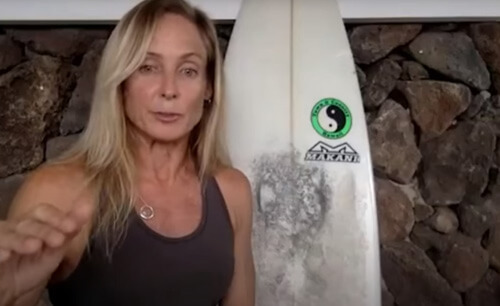 Плавучий и агрессивный кабан напал на серфингистку на Гавайях