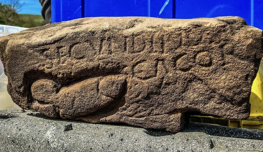 Британские археологи нашли самую древнюю неприличную надпись